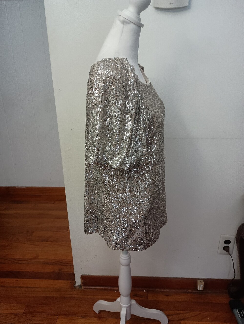 NWT Fancy Silver Sequin Puff-Sleeve Women’s Cable & Gauge Top Medium - Picture 6 of 13